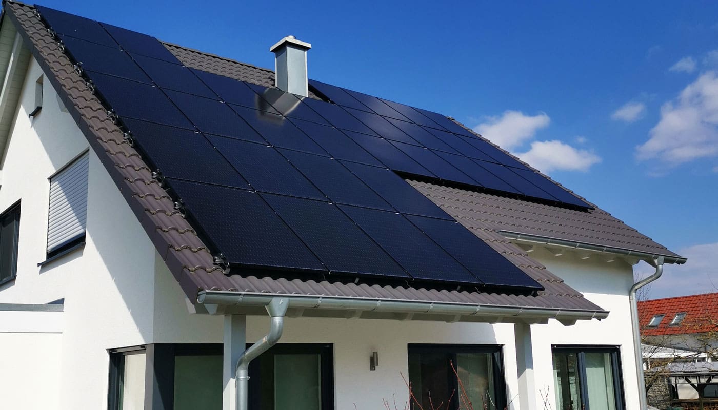 Hausdach mit Photovoltaik